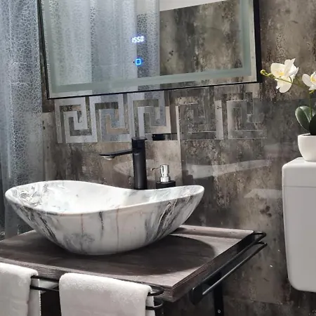 Tiki's Bar Апартаменты *