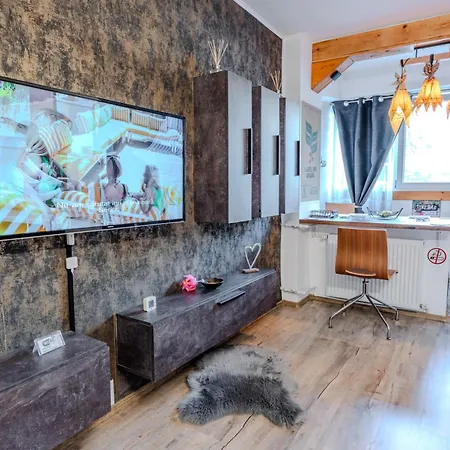 Tiki's Bar Apartment