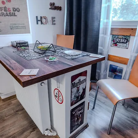 Tiki's Bar Apartment