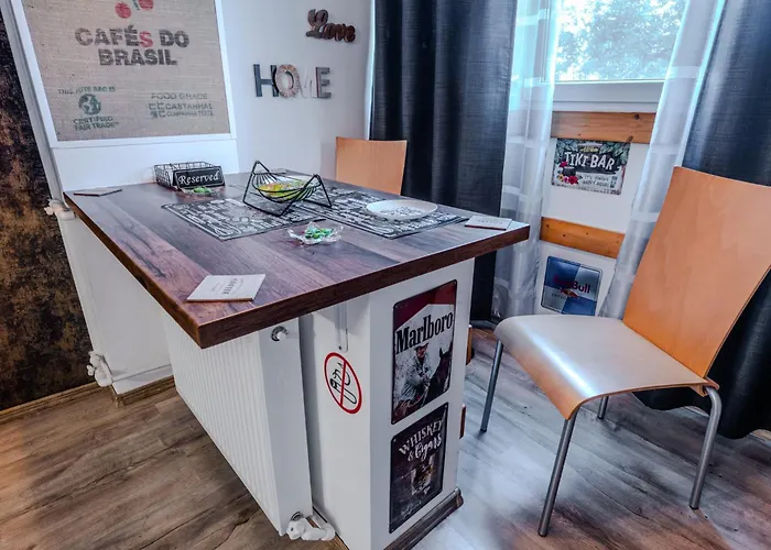 Tiki's Bar Apartament