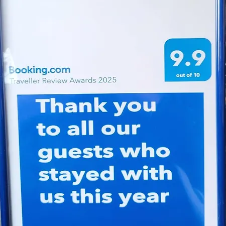 Apartment Tiki's Bar