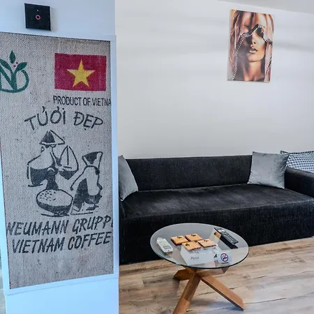 Apartment Tiki's Bar