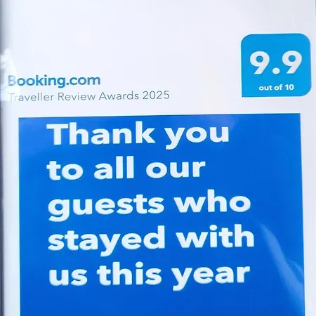 Tiki's Bar Apartment